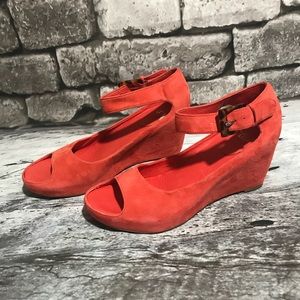 Johnson & Murphy coral suede wedges